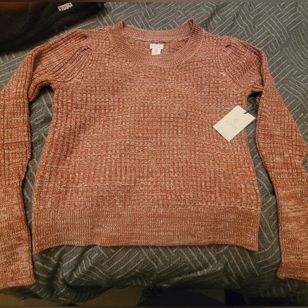 Ladies crew neck sweater, size S